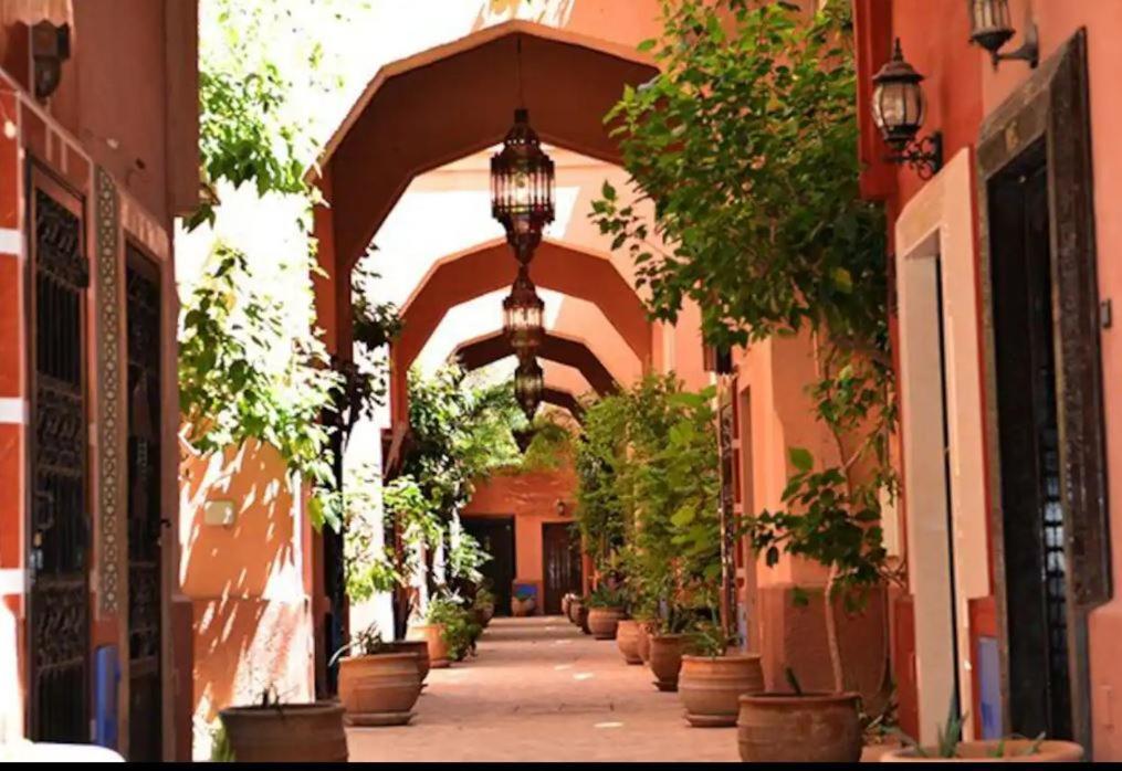 Quarya Assiyahia - Riad Camilia- Maison Entiere Avec Piscine Marraquexe Exterior foto